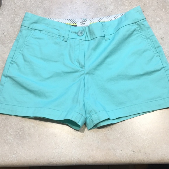 Crown & Ivy Short Size 2P - Picture 5 of 7